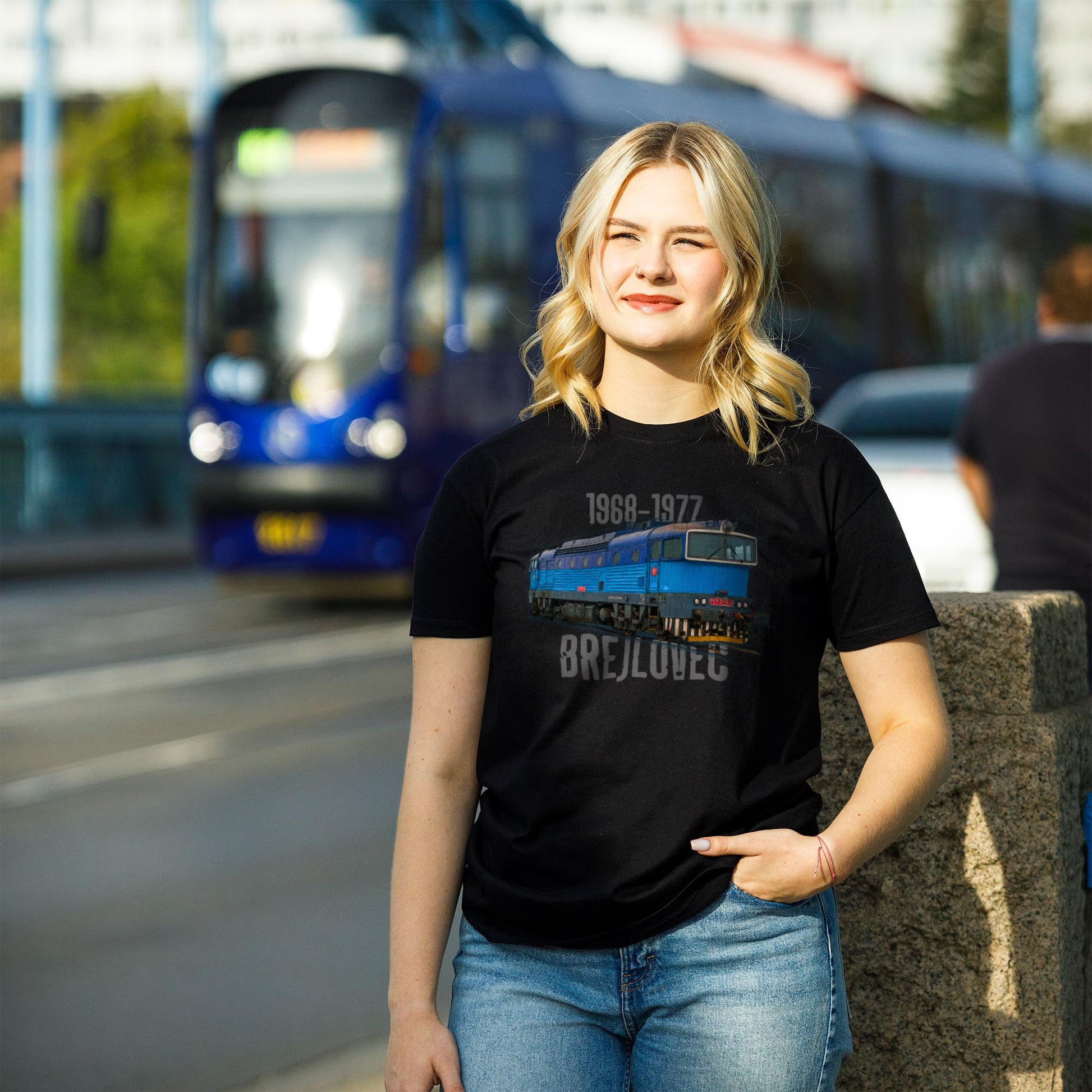 Brejlovec — koszulka