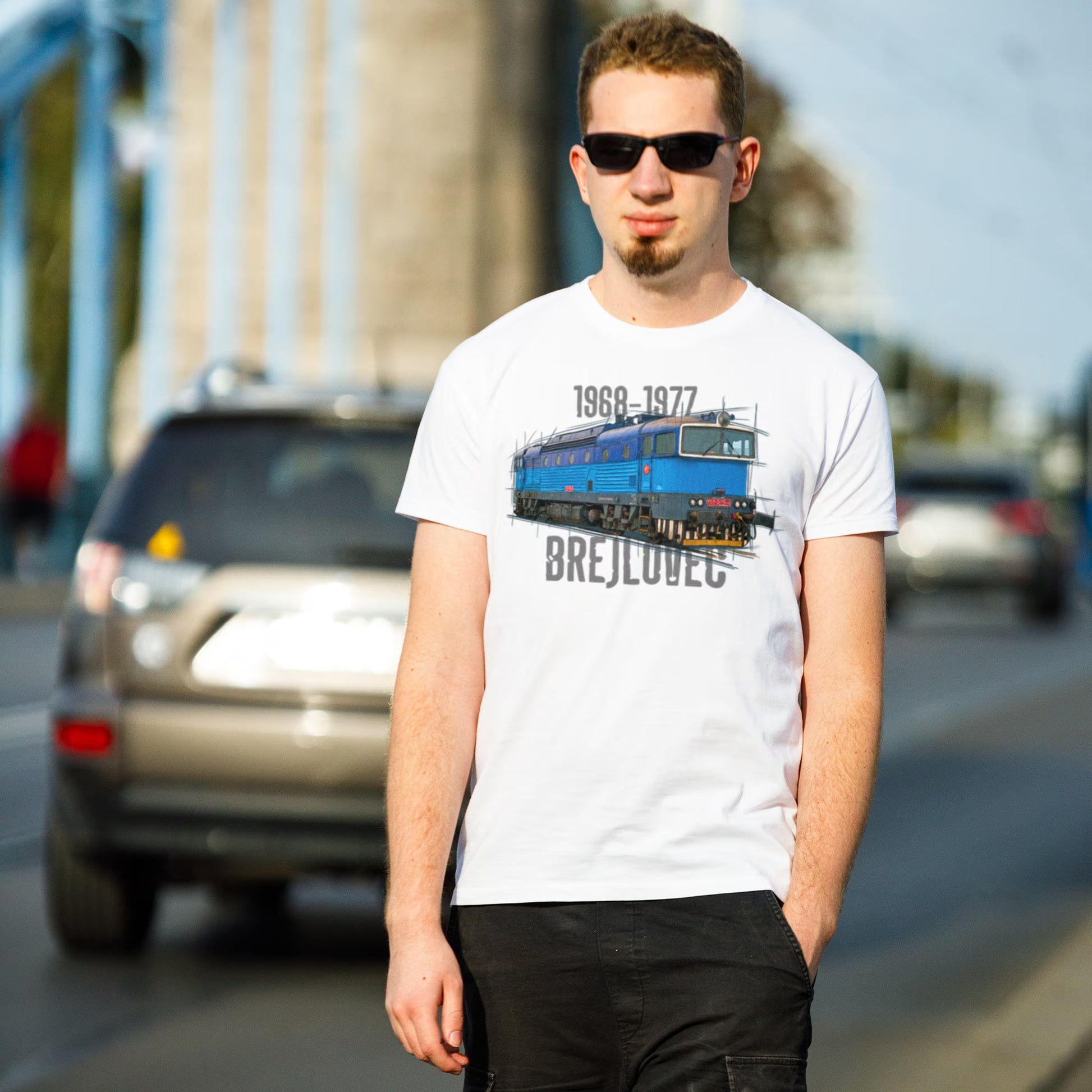Brejlovec — koszulka